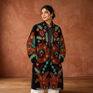 Manteau en velours Suzani brodé à la main pour femme, motif floral Paisley noir, veste longue ouverte sur le devant, style bohème, vêtement d'extérieur d'hiver, vente en gros - Product Image 5