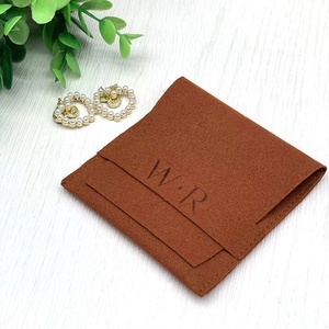 Bolsas de Joyería con Solapa y Logotipo en Relieve, de Microfibra Marrón, Marca JUNE Fashion - Product Image 5