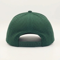 Casquette de baseball imperméable en polyester à 5 panneaux, perforée au laser, respirante, avec logo en caoutchouc, fermeture snapback, cordon, motif léopard, pour activités de plein air et golf, OEM