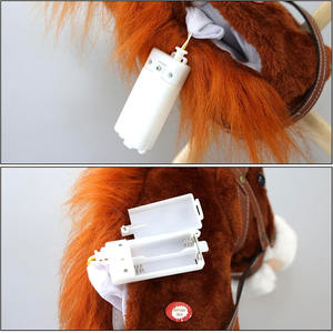B269 <span class=keywords><strong>Caballo</strong></span> de palo de peluche con ruedas de madera Sonidos de galope de <span class=keywords><strong>relincho</strong></span> real Animal de juguete en un palo Proporciona diversión Juego de simulación <span class=keywords><strong>Caballo</strong></span> de juguete - Product Image 2