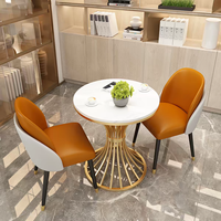 Ensemble de tables basses en pierre de luxe léger avec structure métallique - Durable, léger et convertible pour salon ou espace de repos d'hôtel