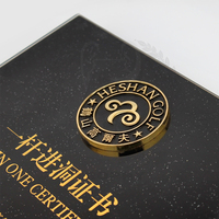 Plaque en bois personnalisée par le fabricant avec logo en cristal et métal et vos textes
