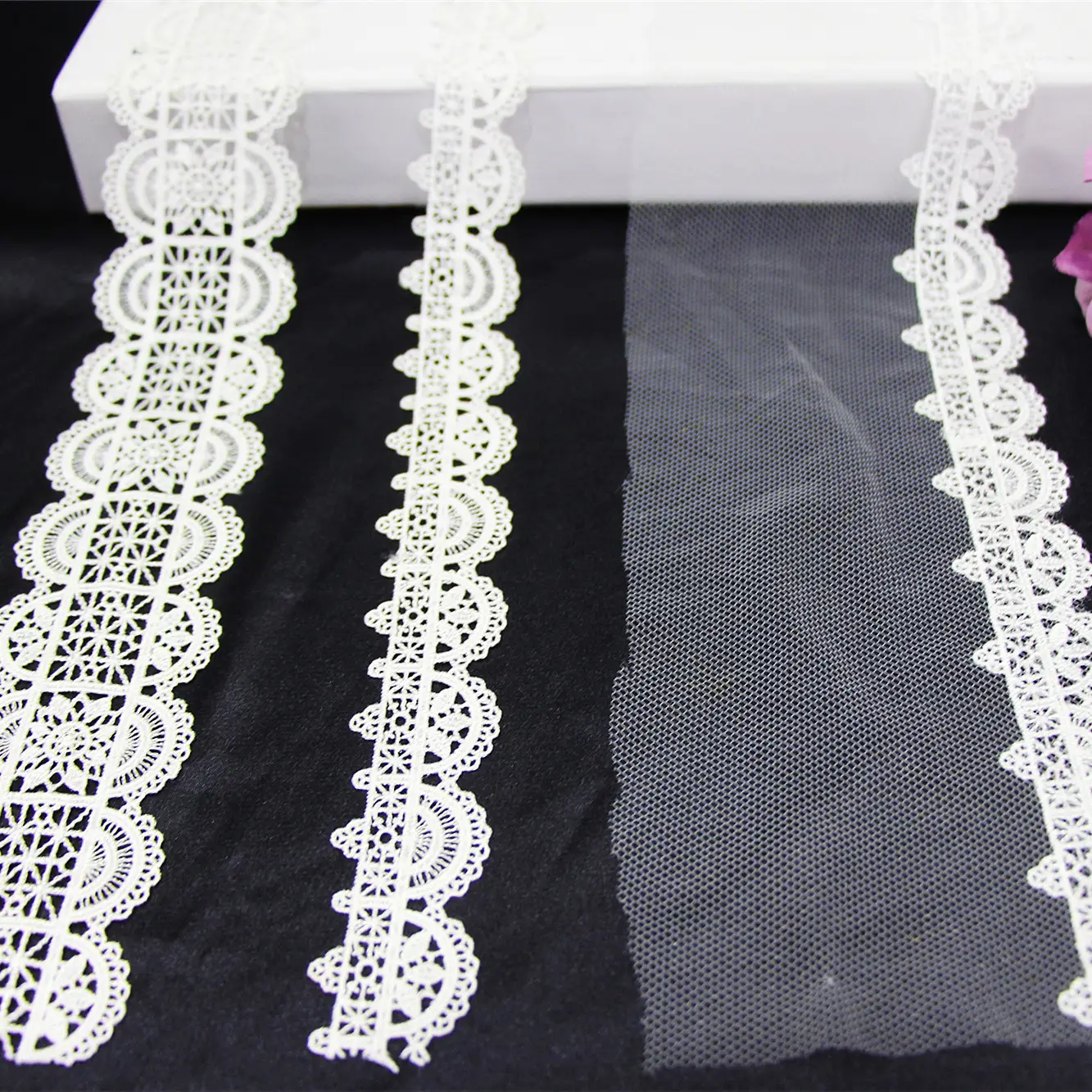 White Chemical Ribbon Lace Trim Polyester Embroidered Guipure Laces Fabrics For Ornament