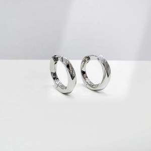 Boucles d'oreilles créoles unisexes en cuivre plaqué rhodium, style classique, géométriques, pour usage quotidien, hip-hop occidental, mode simple - Product Image 1