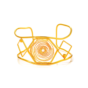 Brazalete de Moda en Acero Inoxidable 316L con Baño de Oro PVD, Diseño Geométrico Resistente y Sostenible - Product Image 2