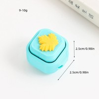 Porte-clés en plastique 3D mignon de dessin animé, jouet anti-stress à cliquet avec chaîne perlée, vente en gros