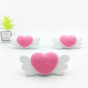 Jouet souple en TPR Love Wings, jouet à presser résistant, jouet anti-stress pour garçons et filles - Product Image 1