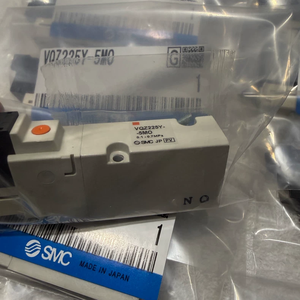 Solenoide SMC Serie VQZ VQZ100/VQZ200/VQZ300, Serie VQZ1000/2000/3000, Solenoide de 3/5 puertos VQZ1351-5L01/VQZ1151-5LJ1 - Product Image 1