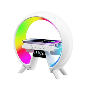 창조적 인 4-in-1 알람 시계 무선 충전기 BT 스피커 FM 라디오 시계 무선 전화 충전기 다채로운 야간 조명 스피커