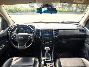 Pick-up Isuzu D-MAX 2020 1.9T 6AT Diesel d'occasion, conduite à gauche, 163 CV, 360 Nm, 4x4, différentiel blocable, barres de toit, caméra de recul, bien entretenu - Product Image 4