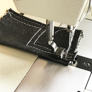 Промышленная швейная машина YS-875D-<span class=keywords><strong>PL</strong></span> с прямым приводом, двойной иглой, челночным стежком, большим захватом и раздельным механизмом. - Product Image 5