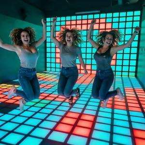 Hot Activate <span class=keywords><strong>Game</strong></span> : Jeu interactif de danse au sol avec lumières LED pour salle de jeux, thème '<span class=keywords><strong>Le</strong></span> sol est du lave', pour team building et <span class=keywords><strong>escape</strong></span>, en version Super Mega Grid Arena - Product Image 3