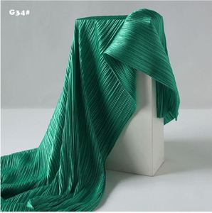 ผ้าไหมซาตินย้อมลายทางแบบยืดได้ ผลิตตามสั่งจาก Issey Miyake สำหรับทำกางเกงและชุดเดรส - Product Image 1