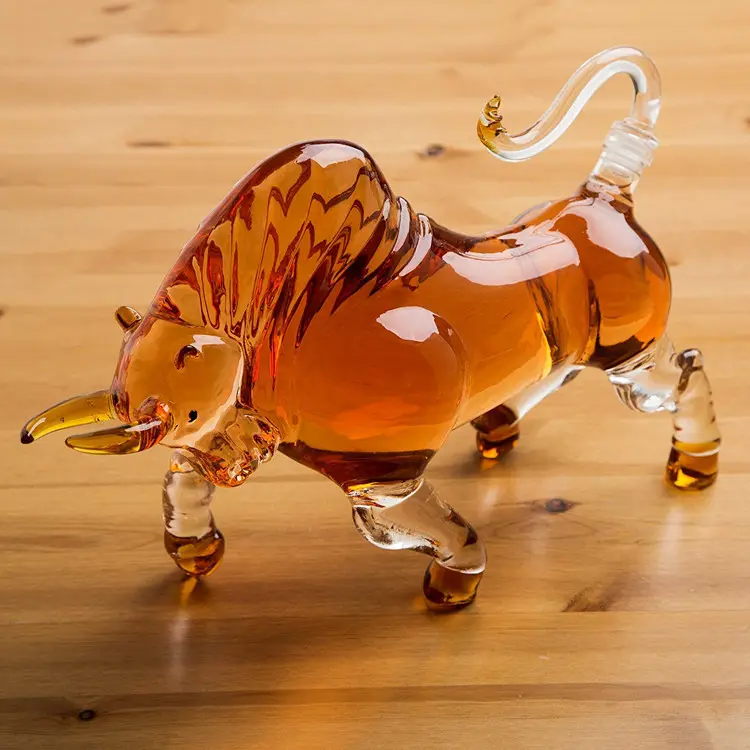 Creative glass bull decanter can be used for whiskey brandy 1000ml Whiskey Bottle Decanter Set