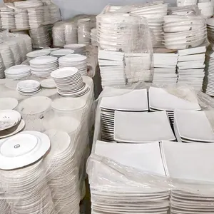 Assiettes en céramique personnalisées stockées en blanc, mélange de tailles, vaisselle en céramique à vendre à la tonne