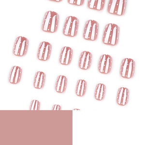 <span class=keywords><strong>Faux</strong></span> <span class=keywords><strong>ongles</strong></span> press-on brillants et simples à appliquer, avec manucure à pois blancs – Les <span class=keywords><strong>faux</strong></span> <span class=keywords><strong>ongles</strong></span> artificiels les plus vendus - Product Image 4