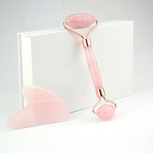 Personalizzare il Logo 100% in <span class=keywords><strong>pietra</strong></span> di cristallo naturale quarzo <span class=keywords><strong>rosa</strong></span> <span class=keywords><strong>giada</strong></span> rullo Gua Sha Kit sollevamento viso strumento di massaggio - Product Image 3