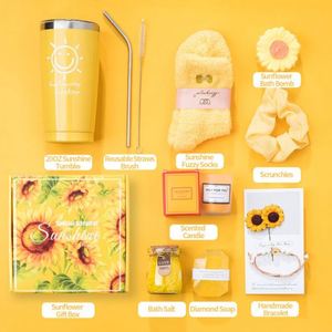 Ensemble cadeau de luxe personnalisé en acier inoxydable pour le bain et le corps, emballage en boîte cadeau avec étiquette privée, comprenant gel douche, lotion et gommage. - Product Image 2