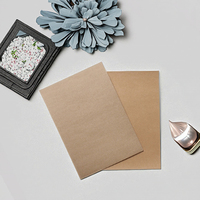 Rouleau de papier kraft brun non blanchi spécial avec fonction anti-frisottis, recyclable pour l'emballage et les boîtes en carton ondulé