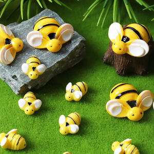Ensemble de 6 bougies en cire d'abeille naturelle, petites bougies votives avec décorations de petites abeilles en cadeau, décoration de petite abeille jaune à <span class=keywords><strong>faire</strong></span> <span class=keywords><strong>soi</strong></span>-même - Product Image 5