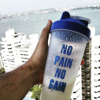 Bouteille de sport en plastique sans BPA Madou 600 ml avec logo personnalisé pour eau bouillante, shaker de protéines en gros pour le fitness et le sport, mélange de poudres