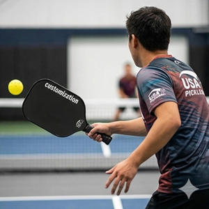 Pala <span class=keywords><strong>de</strong></span> Pickleball <span class=keywords><strong>Joola</strong></span> PRO5 Aprobada por la USAP, Superficie <span class=keywords><strong>de</strong></span> Carbono Crudo Selecto para Mayor Potencia y Efecto, Diseño Portátil <span class=keywords><strong>de</strong></span> Panal <span class=keywords><strong>de</strong></span> Abeja - Product Image 3