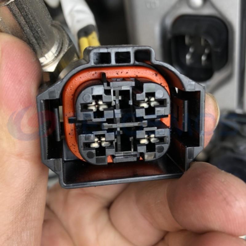 Car Connector For electronic fan plug has 4 wires and 4 pins CT4-0053M-1