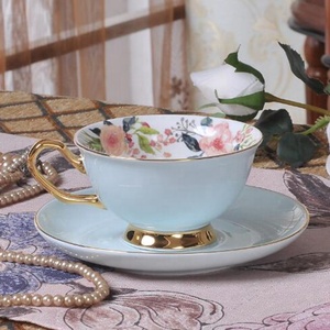 Set di <span class=keywords><strong>Tazze</strong></span> da Tè in Ceramica <span class=keywords><strong>Vintage</strong></span> con Cucchiaino e Piattino, Tazza da Caffè in Fine Porcellana Bone China Rosa - Product Image 2