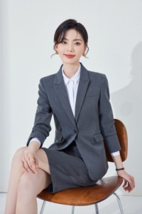 Completo da <span class=keywords><strong>Lavoro</strong></span> Formale da <span class=keywords><strong>Donna</strong></span> Durevole e Antipiega: Giacca e Pantaloni Lunghi con Bottoni Decorativi, Ideale per Ufficio e Chiesa - Product Image 5