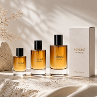 Flacon de parfum en verre transparent 50 ml, côtés droits, emballage Eau de Parfum avec bouchon noir, étiquette personnalisée, fabrication OEM ODM