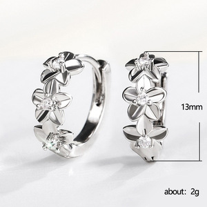 Orecchini a polsino da donna con micro pavé di zirconi a forma di fiore, gioielli alla moda - Product Image 4