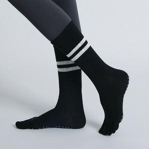 Chaussettes de Pilates à points en PVC, antidérapantes, avec Logo personnalisé, <span class=keywords><strong>barre</strong></span> parallèle à cinq doigts, pour automne et hiver, KTS-1011-5 - Product Image 2