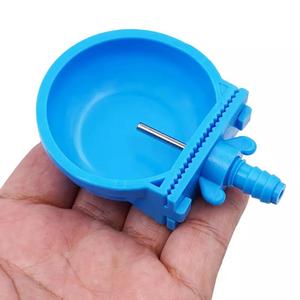 Abreuvoirs en plastique automatique <span class=keywords><strong>lapin</strong></span> <span class=keywords><strong>abreuvoir</strong></span> mamelon/bol à boire pour lapins - Product Image 2