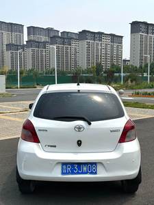Toyota Yaris 1.6L 4AT Hatchback d'occasion 2011 – Voiture compacte japonaise économe en carburant, véhicule d'occasion fiable pour l'exportation - Product Image 4