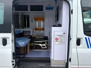 Ambulance d'urgence de Fushun |   Fourgon de transport de patients de type B avec équipement médical complet - Product Image 2