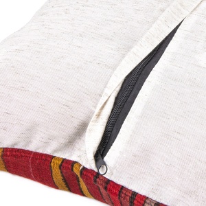 Funda de cojín Kilim tejida a mano de lana Vintage de Turquía - Product Image 3