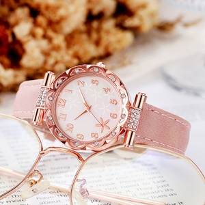 Reloj de cuarzo para mujer, correa de cuero, esfera floral, reloj de pulsera con diamantes de imitación para mujer, estilo elegante - Product Image 3