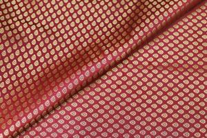 Tissu brocart poly floral abstrait écologique de qualité supérieure avec texture brillante pour robes ethniques et vêtements de créateurs pour filles - Product Image 2