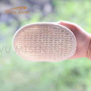 Éponge de loofah naturelle et écologique avec corde en coton, forme ovale, exfoliant pour le corps - Product Image 1