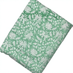 Tela estampada floral con estampado a mano en verde y blanco, transpirable, de peso medio, tejida en algodón, material textil para el hogar. - Product Image 1