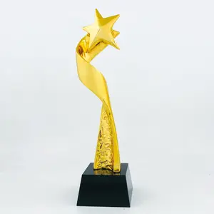 Nuovi arrivi Carving craft Gold Creative event souvenir a forma di stella di cristallo trofeo in resina premi sportivi