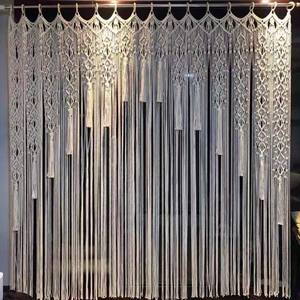 Tenda fatta a mano in stile moderno in macramè intrecciata in corda di cotone con divisorio in nappa per mezze luci a blocchi geometrici - Product Image 1