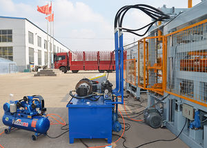 Hydraulisch angetriebene <span class=keywords><strong>QT8</strong></span>-<span class=keywords><strong>15</strong></span> automatische Betonblock herstellungs maschine neuer Zustand weit verbreitete Ziegel produktions linie - Product Image 6