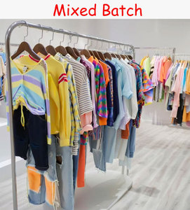 Lote Mixto de Conjuntos de Ropa para Niños y Niñas: Camisetas, Chalecos y Vestidos (0-12 Años) Modelo 2026.4 - Product Image 6