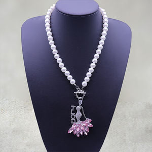 Premium kwaliteit schattige top dames van onderscheid symbool kristal dame charmes maken van sorority TLOD parel choker ketting - Product Image 3