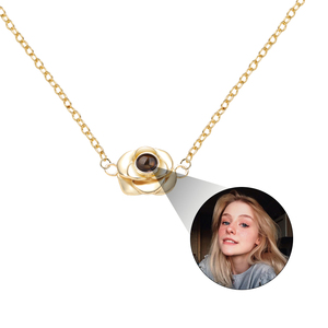 Gioielli alla Moda Personalizzati con Proiezione Foto, Ciondolo Trendy in Rame a Forma di Rosa con Zirconi e Scritta '<span class=keywords><strong>I</strong></span> <span class=keywords><strong>Love</strong></span> <span class=keywords><strong>You</strong></span>' - Product Image 1