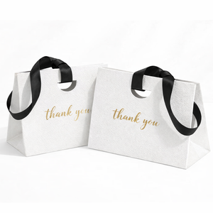 Sacs cadeaux personnalisés en papier kraft avec poignées, logo personnalisé, emballage de luxe pour le shopping, impression offset, impression de remerciement, cadeaux de <span class=keywords><strong>mariage</strong></span> - Product Image 1