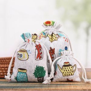 Pochette à cordon en coton biologique imprimée de fleurs avec motif de dessin animé, sacs cadeaux pour fêtes, Noël, anniversaires, famille et bijoux - Product Image 6