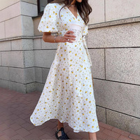 Robe mi-longue à imprimé floral doux, style vacances, personnalisée pour femme, col en V, manches courtes bouffantes, avec ceinture à nouer et fente latérale