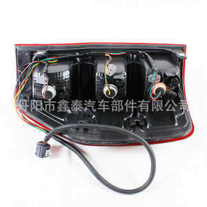 ไฟท้าย LED สำหรับรถกระบะฟอร์ด เรนเจอร์ ไวล์ดแทรค ปี 2015 พื้นหลังสีดำ ชุดอัพเกรด - Product Image 2